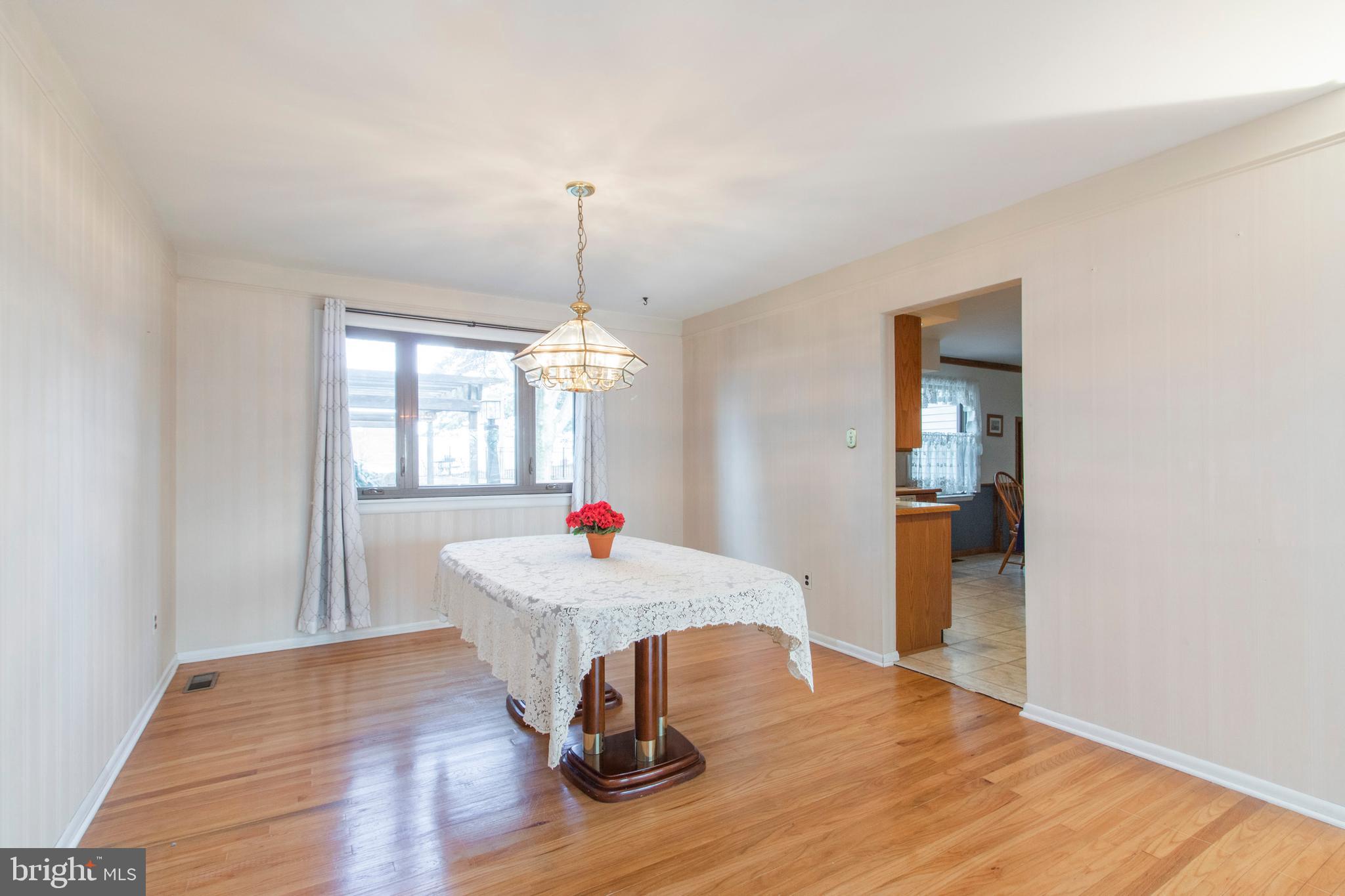 651 Lexington Road Warminster, PA 18974 - Photo 11 of 63 Gallery Image 11
