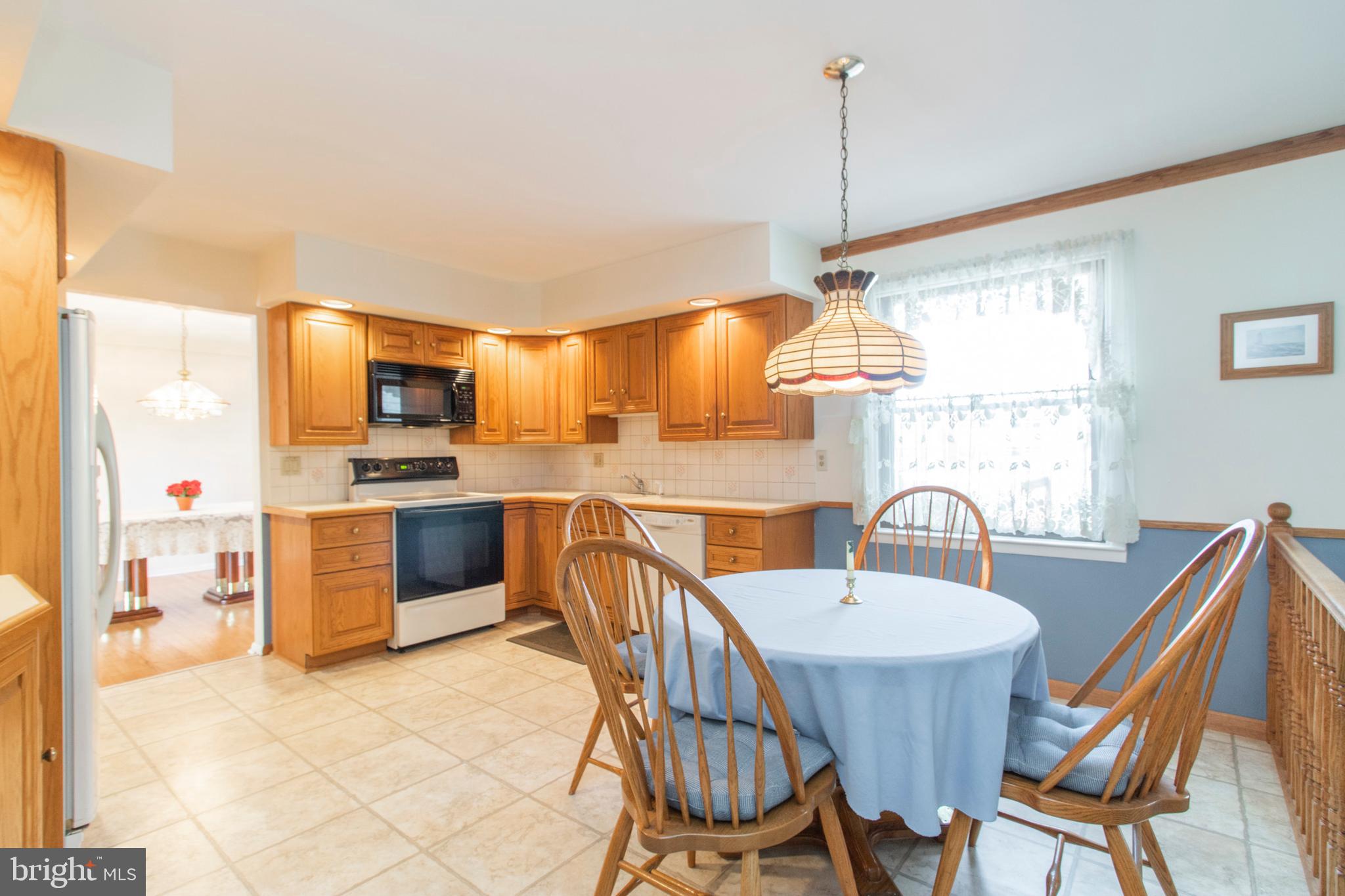 651 Lexington Road Warminster, PA 18974 - Photo 13 of 63 Gallery Image 13