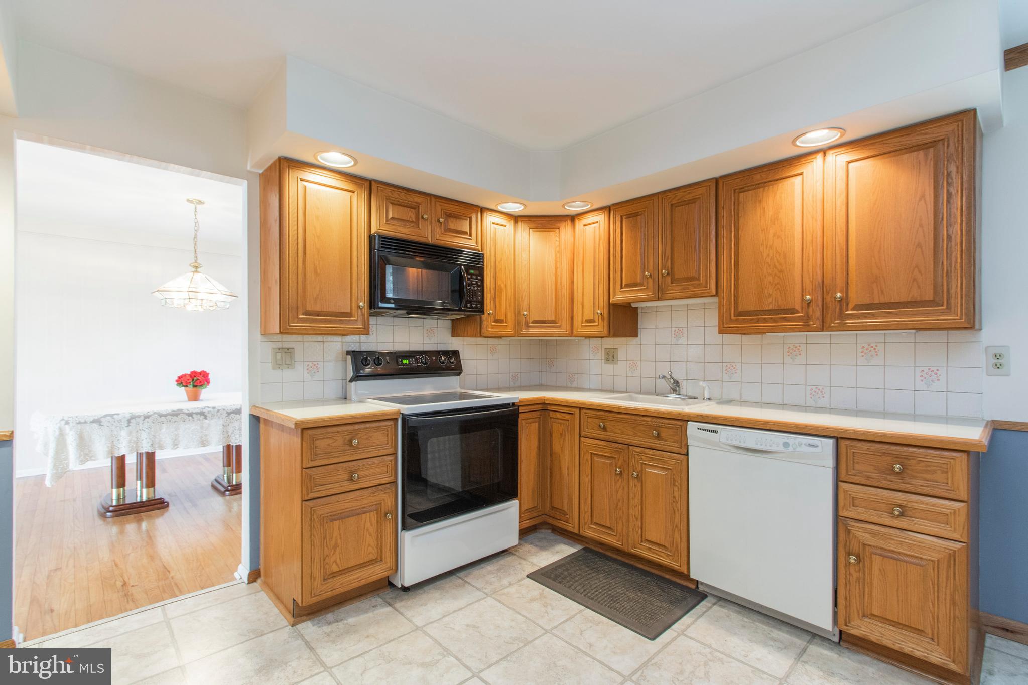 651 Lexington Road Warminster, PA 18974 - Photo 14 of 63 Gallery Image 14