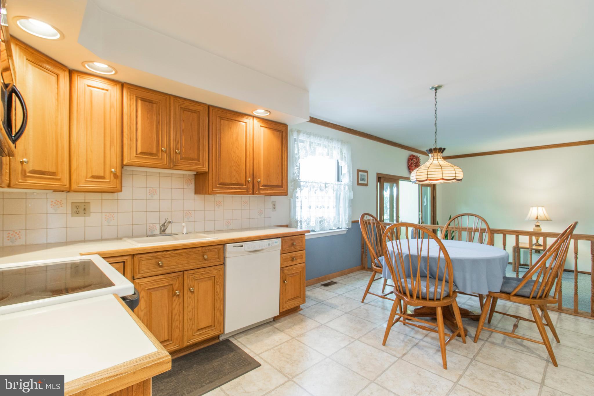 651 Lexington Road Warminster, PA 18974 - Photo 16 of 63 Gallery Image 16
