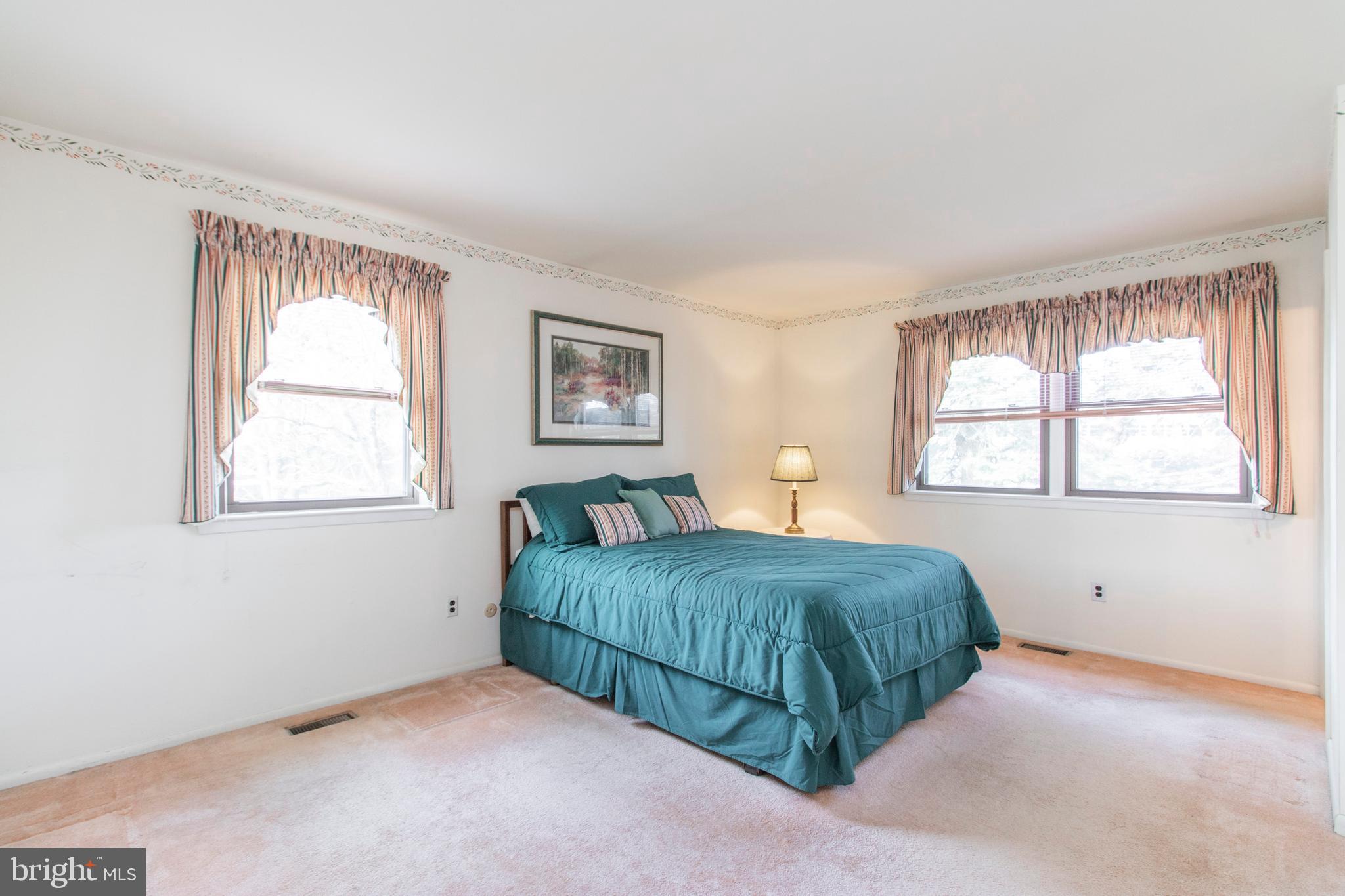 651 Lexington Road Warminster, PA 18974 - Photo 27 of 63 Gallery Image 27