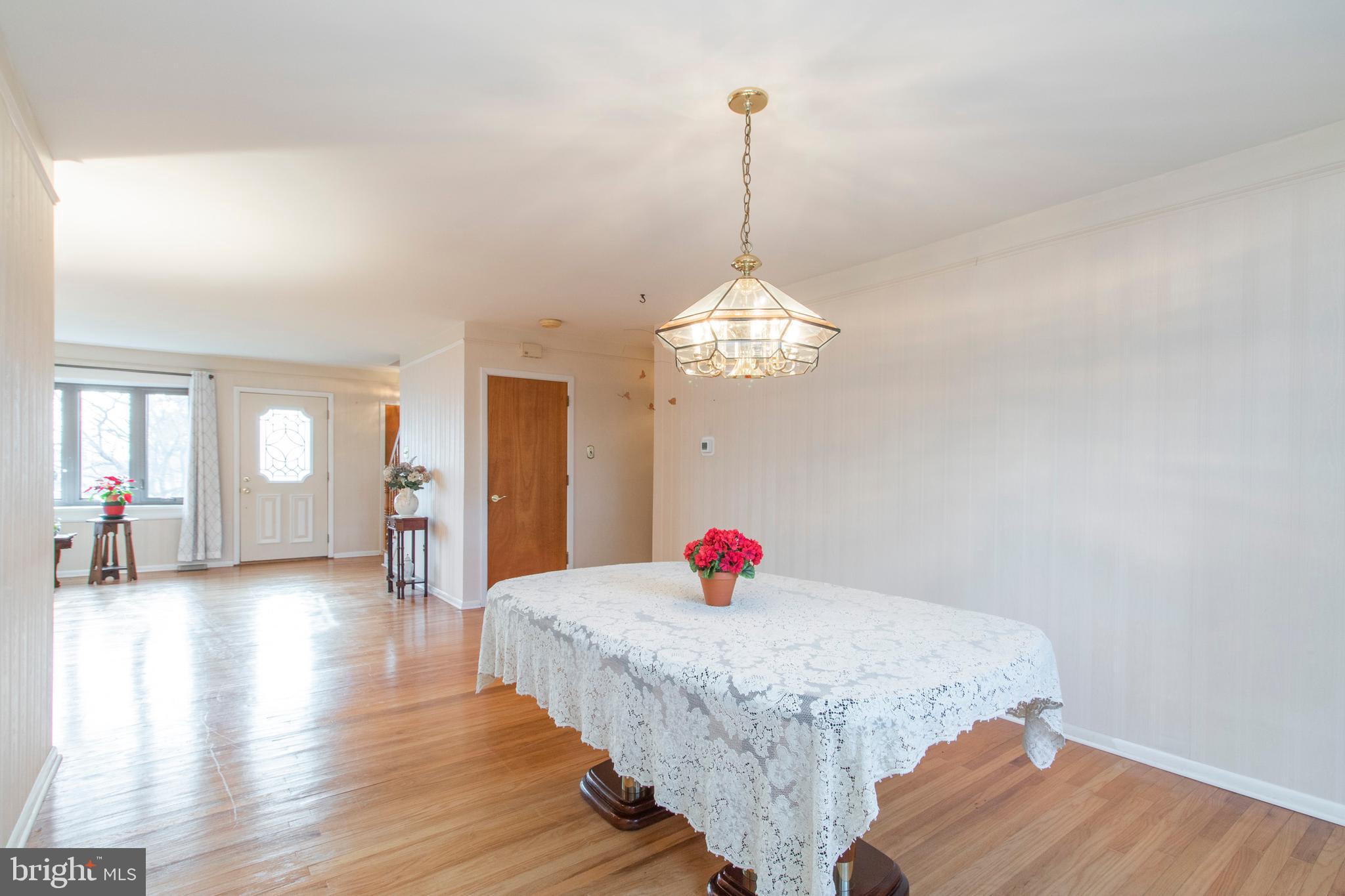 651 Lexington Road Warminster, PA 18974 - Photo 9 of 63 Gallery Image 9