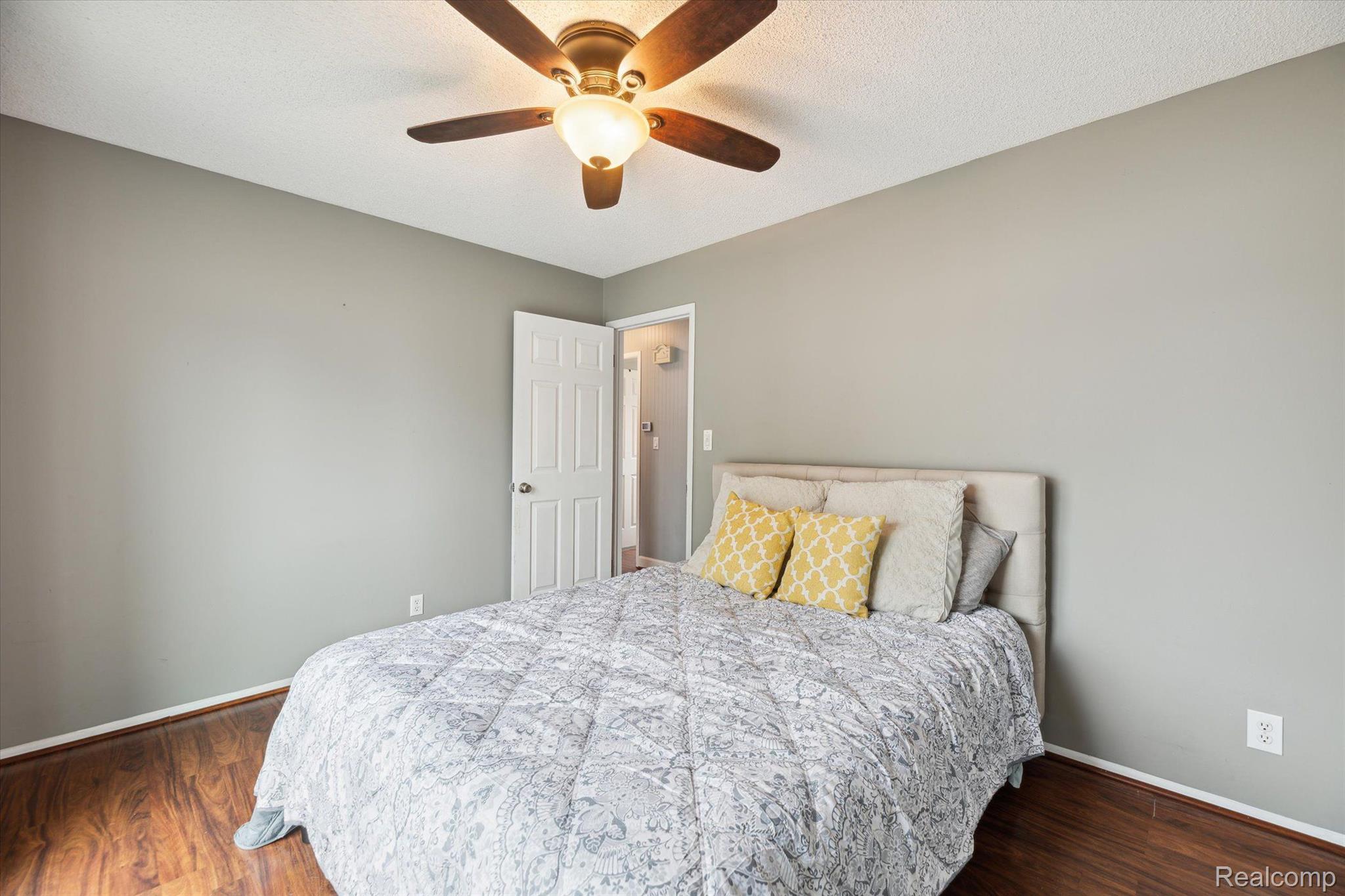 13473 Perry Circle Warren, MI 48088 - Photo 24 of 45 Gallery Image 24