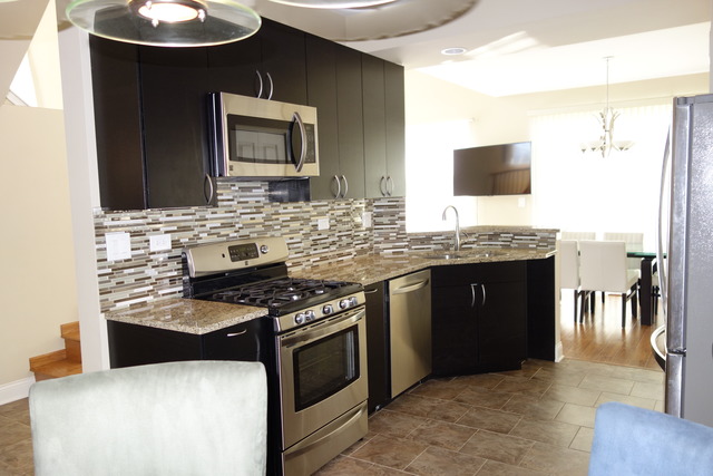 8250 Ripple Ridge Darien, IL 60561 - Photo 4 of 16