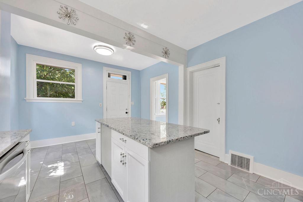 5069 Sidney Road Cincinnati, OH 45238 - Photo 5 of 45