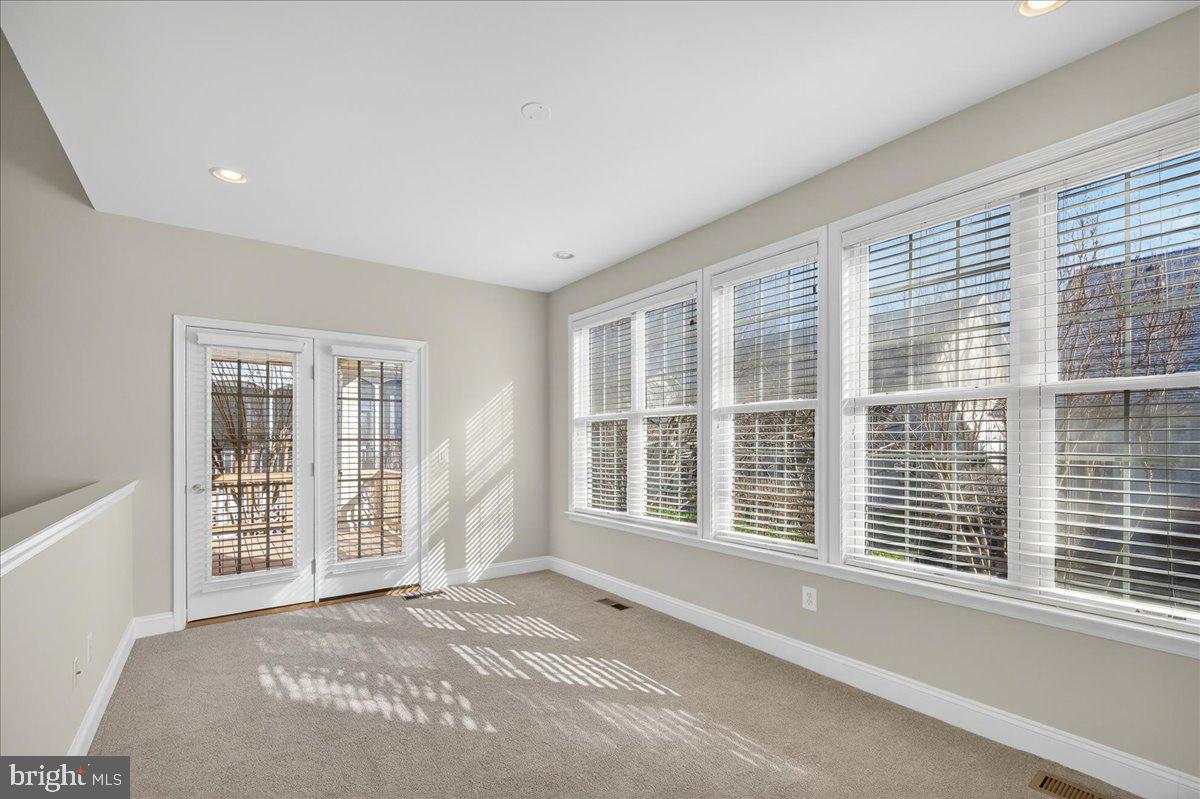 6159 Ferrier Court Gainesville, VA 20155 - Photo 20 of 74 Sun Room w/ Access to Deck