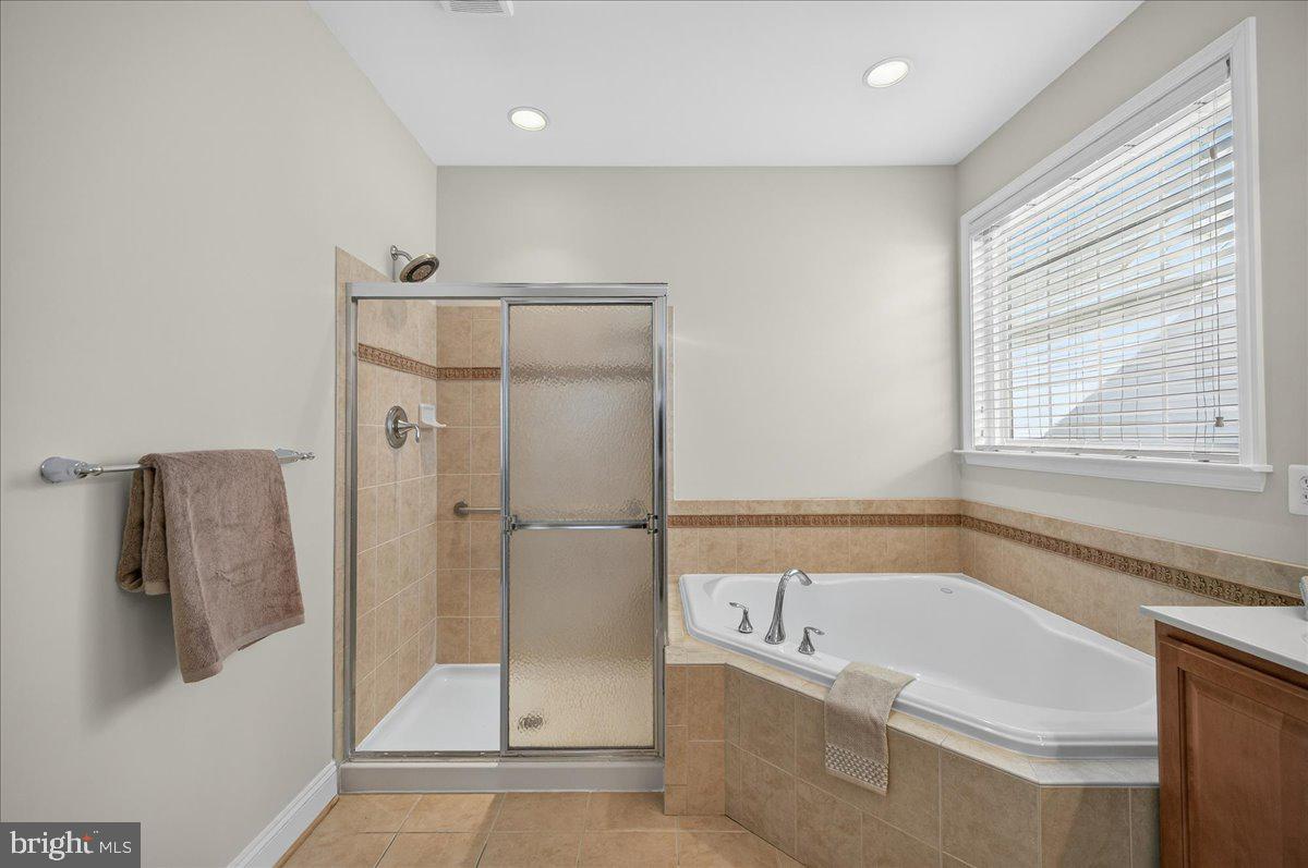 6159 Ferrier Court Gainesville, VA 20155 - Photo 29 of 74 Separate Shower