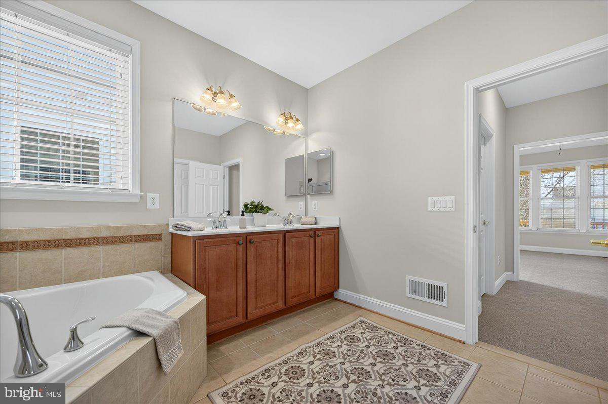 6159 Ferrier Court Gainesville, VA 20155 - Photo 30 of 74 Double Sinks