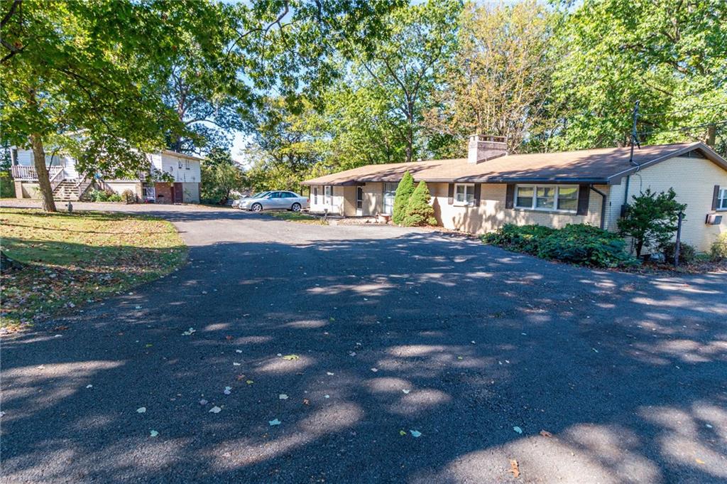 106 Philmar Drive Butler, PA 16002 - Photo 4 of 30