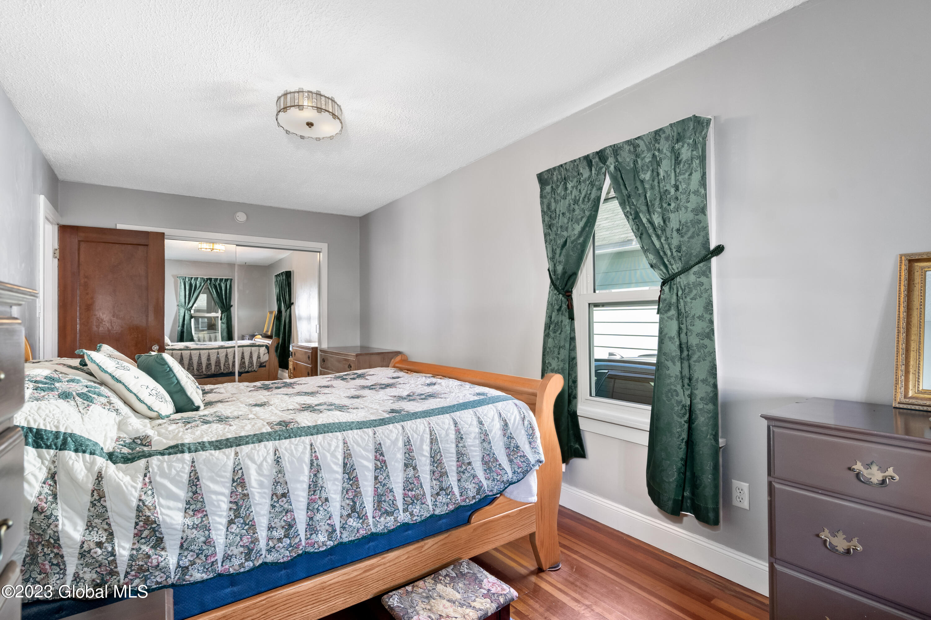906 Vischer Avenue Rotterdam, NY 12306 - Photo 14 of 34 Interiors-18