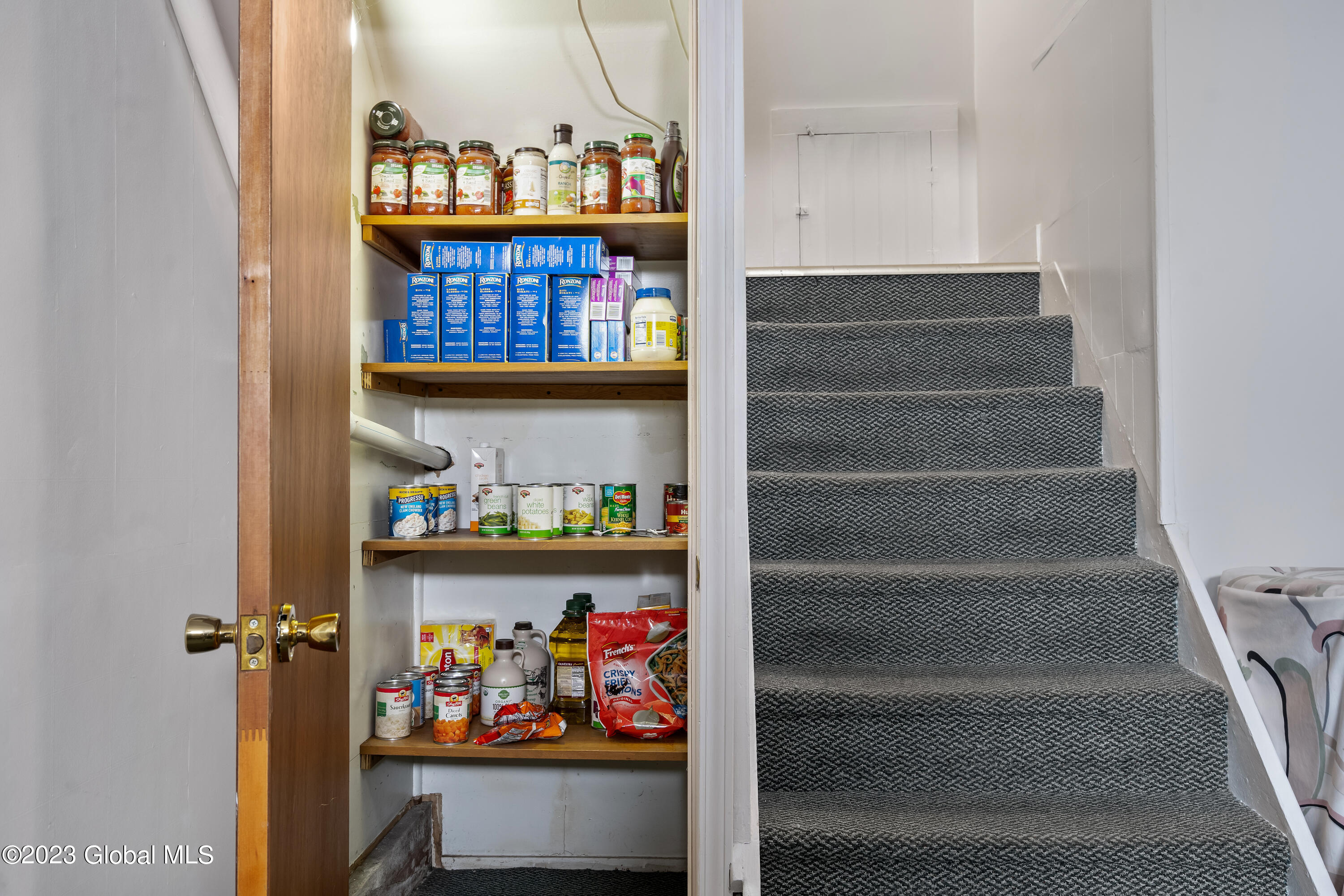 906 Vischer Avenue Rotterdam, NY 12306 - Photo 20 of 34 Interiors-24