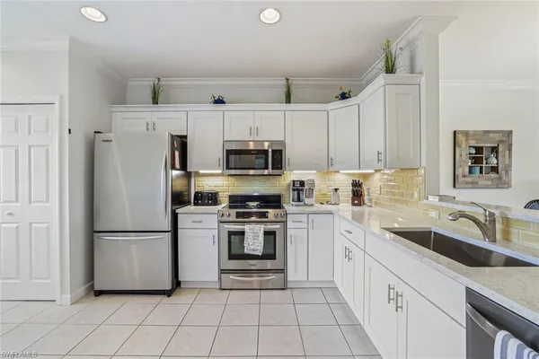 $5,000 | 3047 Horizon Lane, Unit 1908, Naples, FL 34109