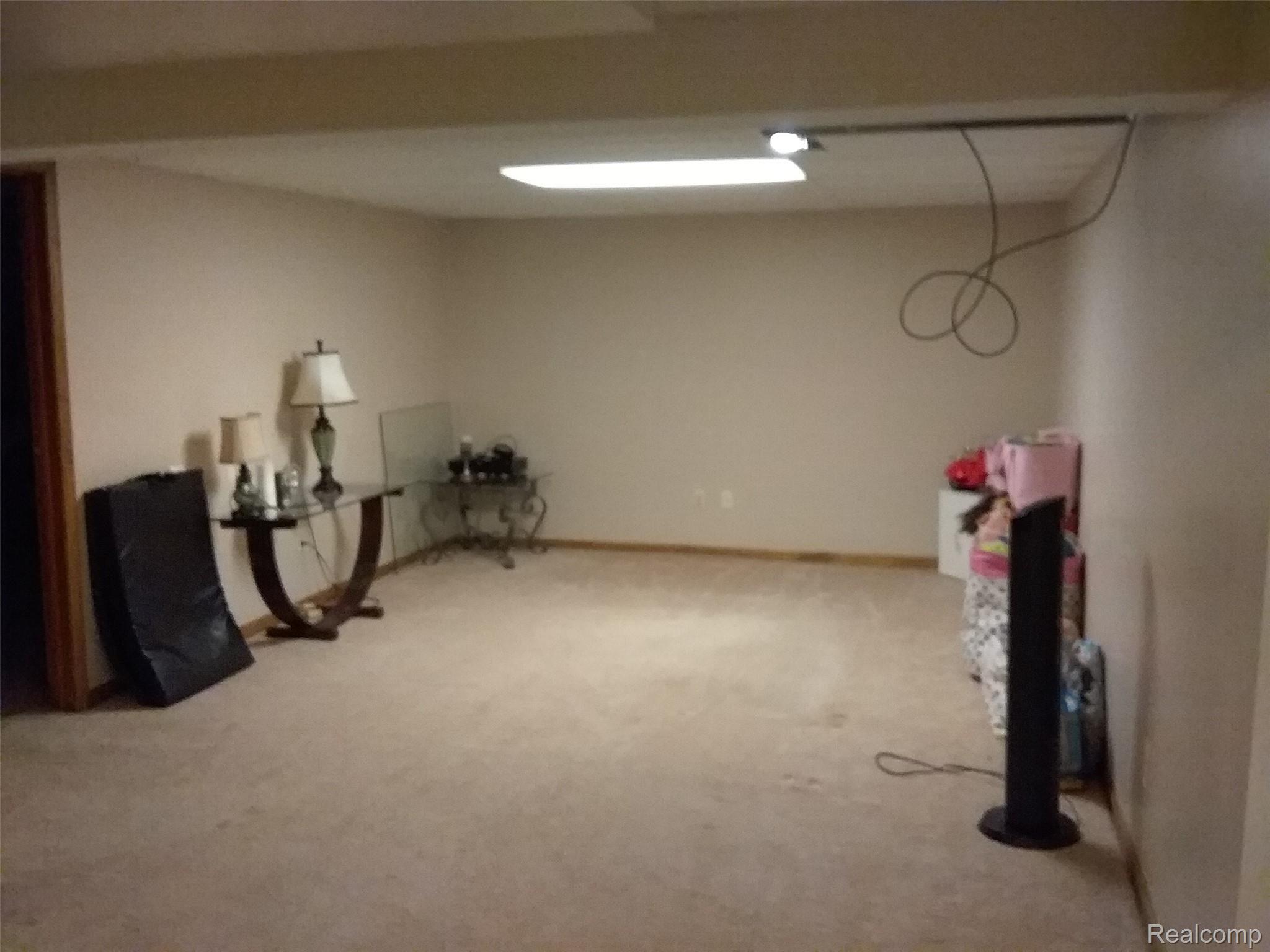 14902 Merriman Road Livonia, MI 48154 - Photo 15 of 21 20191204_143019.jpg