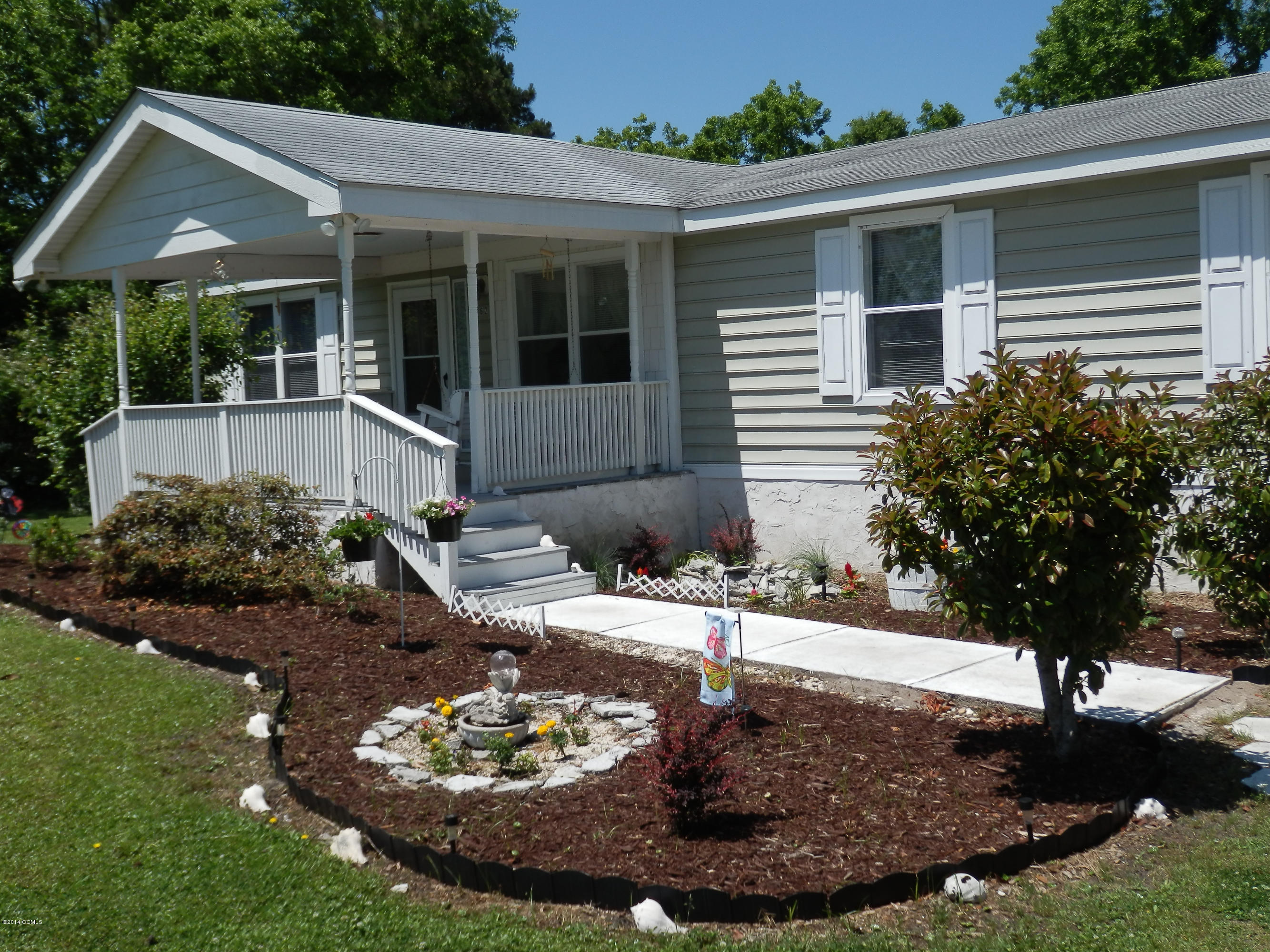 162 Copeland Road Beaufort, NC 28516 - Photo 2 of 22 P5172726
