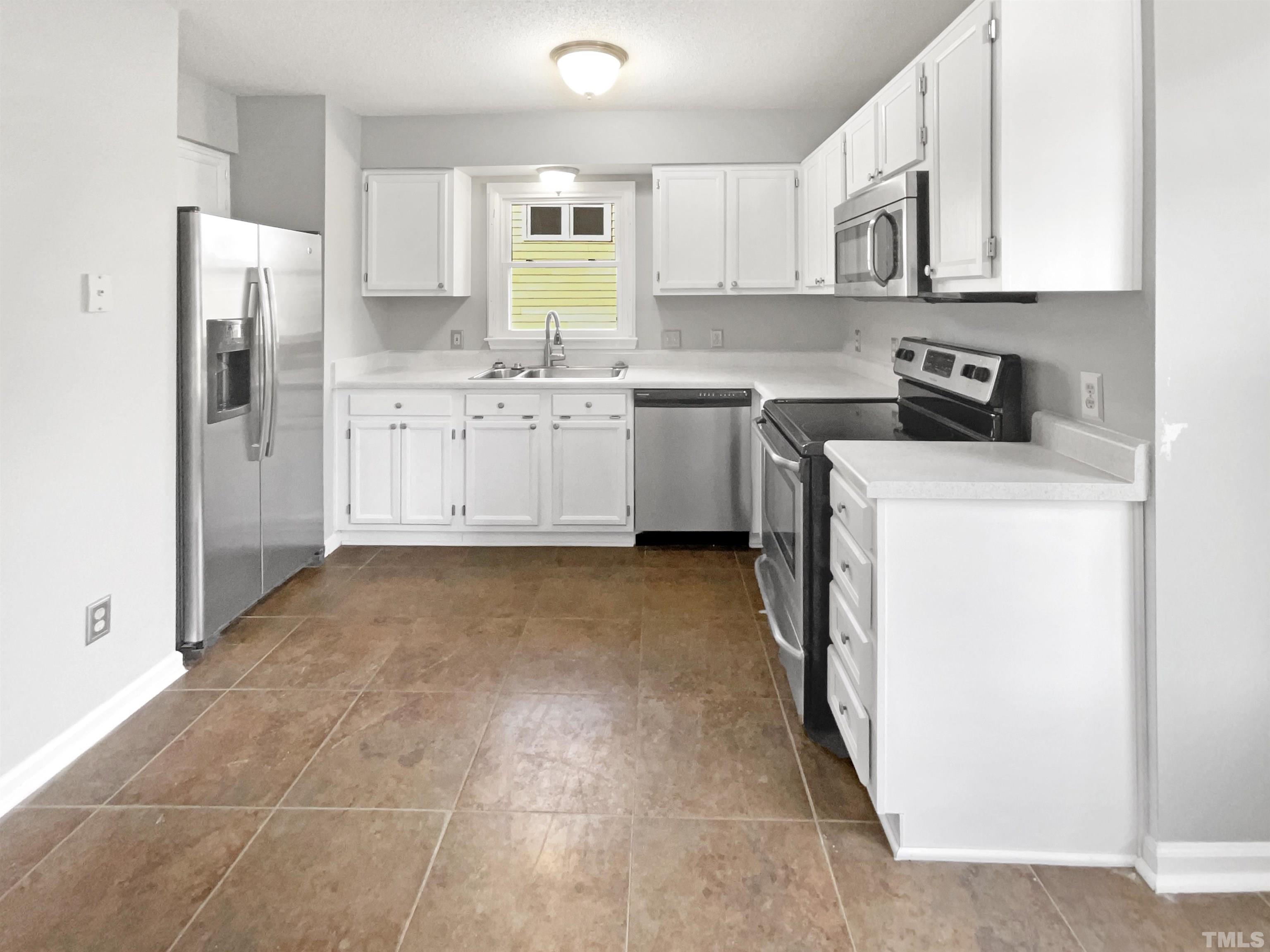 4945 Royal Adelaide Way Raleigh, NC 27604 - Photo 5 of 16 Gallery Image 5