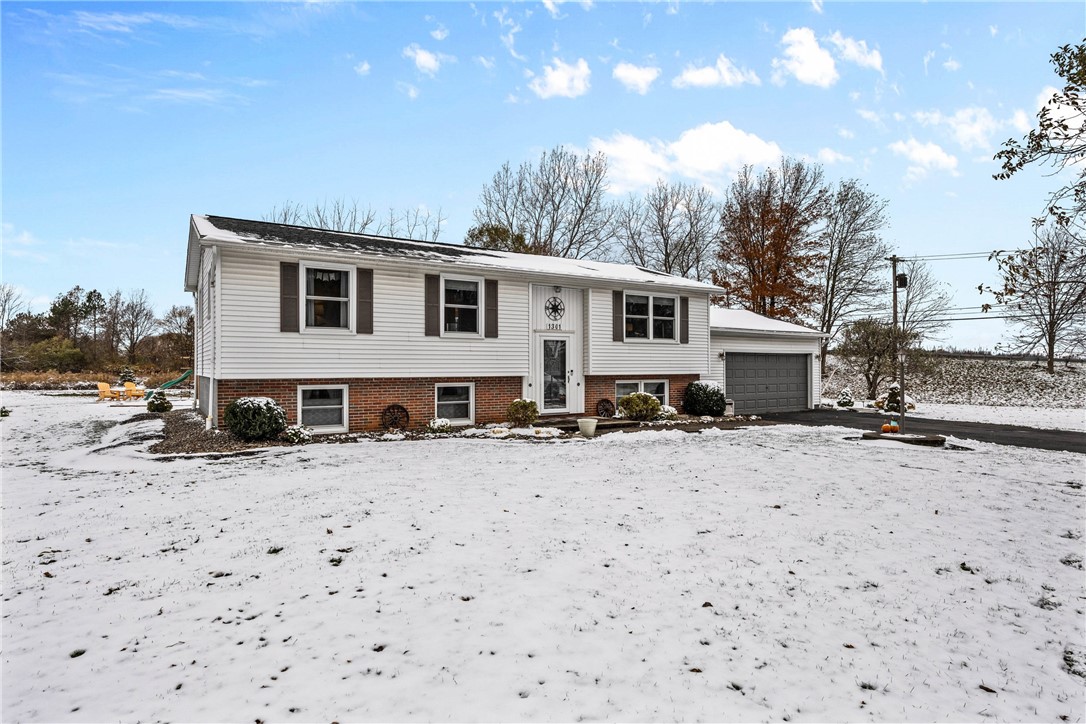 1301 Martin Road Henrietta, NY 14543 - Photo 2 of 32