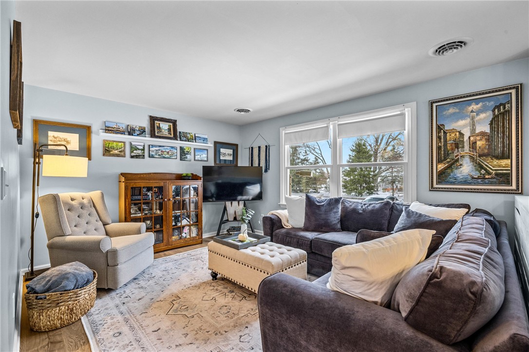 1301 Martin Road Henrietta, NY 14543 - Photo 4 of 32