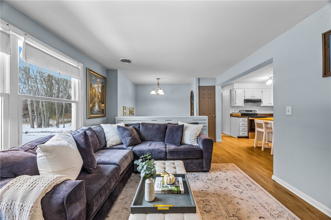 1301 Martin Road Henrietta, NY 14543 - Photo 5 of 32