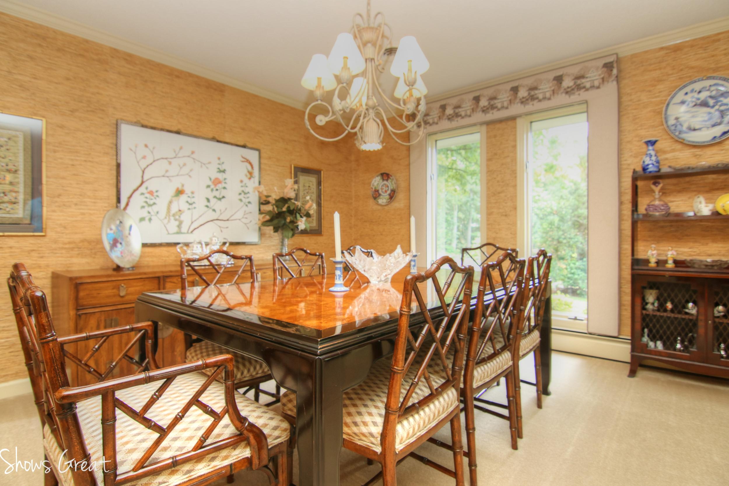 5245 Falcon Ridge Road Roanoke, VA 24018 - Photo 8 of 43 a dining room with furniture and window