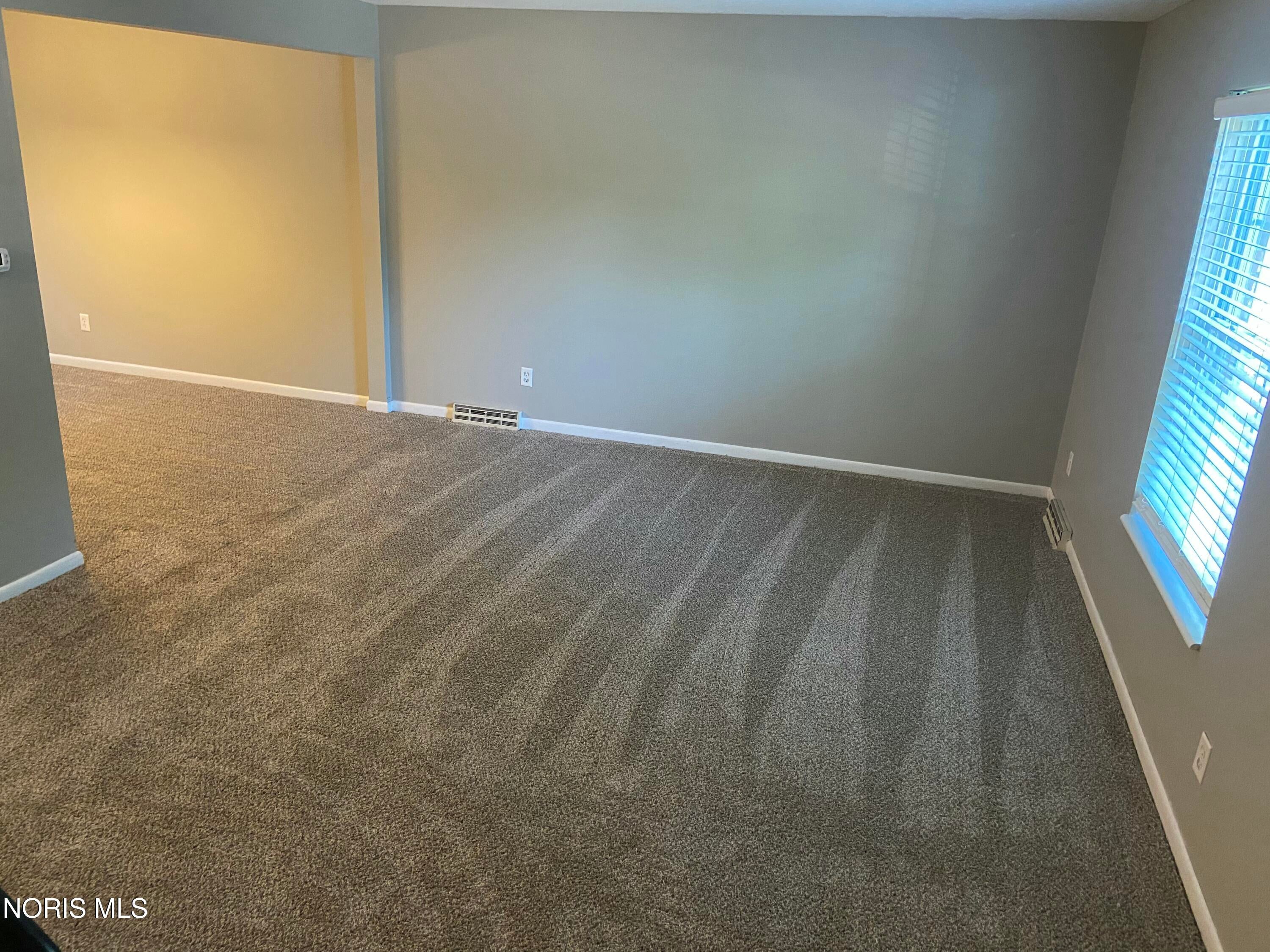 3217 Glanzman Road, Unit 16 Toledo, OH 43614 - Photo 2 of 10 Gallery Image 2