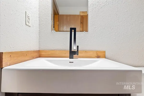 $580,000 | 10 Crick Road, Garden Valley, ID 83622