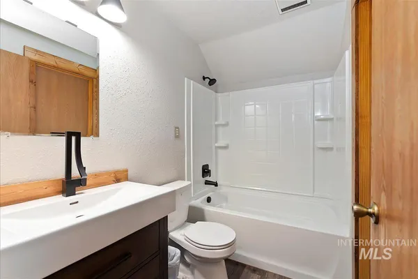 $580,000 | 10 Crick Road, Garden Valley, ID 83622