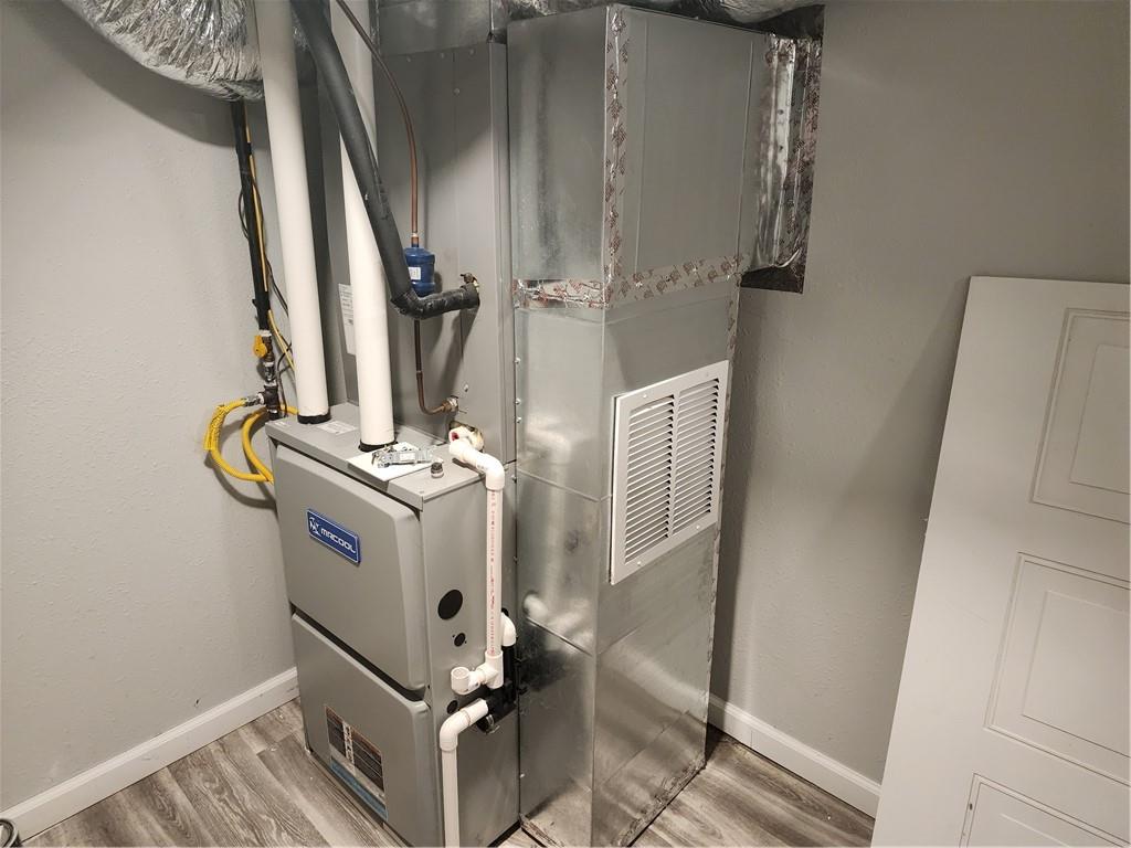 701 Jackson Road Apollo, PA 15613 - Photo 25 of 33 a room with table and chairs