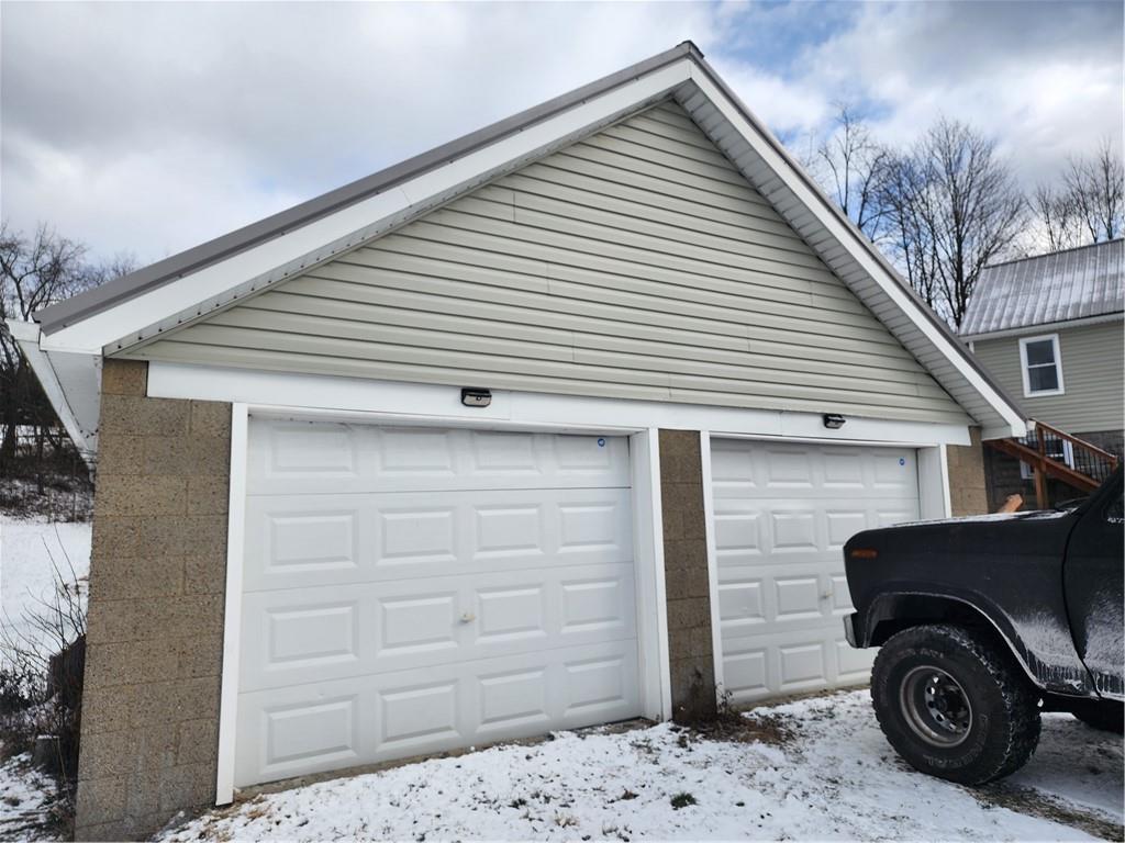701 Jackson Road Apollo, PA 15613 - Photo 6 of 33 a front view of a house with parking space