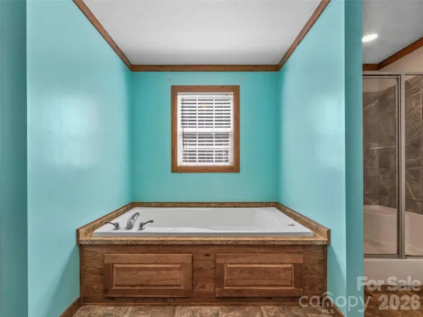 a view of kitchen with washer and dryer