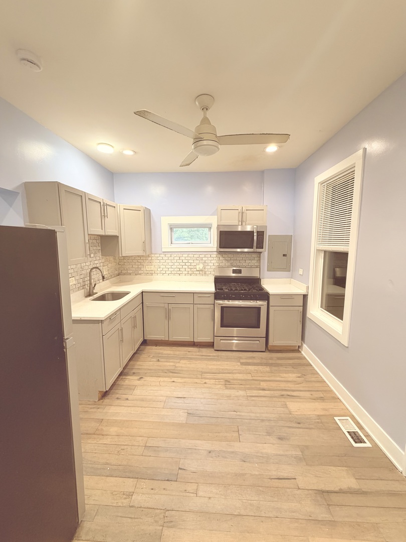 6508 South Carpenter Street, Unit 3 Chicago, IL 60621 - Photo 8 of 9