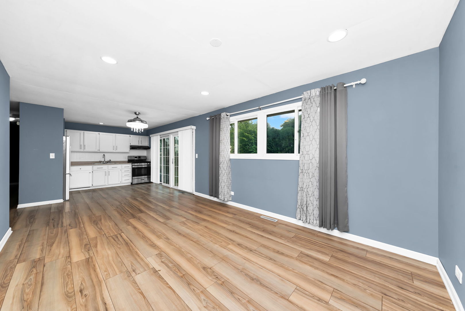 1529 Ronzheimer Avenue St. Charles, IL 60174 - Photo 12 of 14 Gallery Image 12