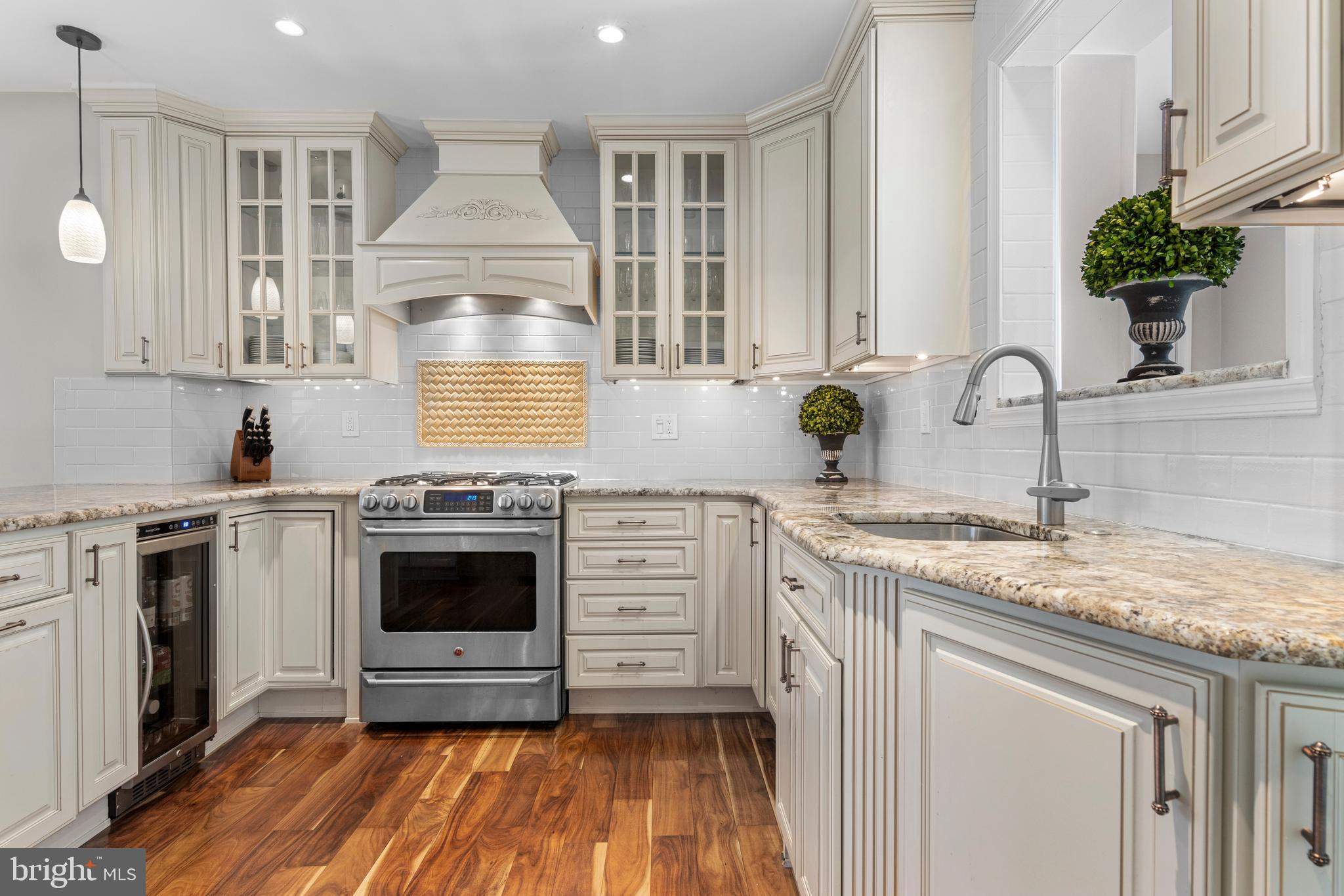 290 Wentworth Road Wayne, PA 19087 - Photo 17 of 57 Kitchen