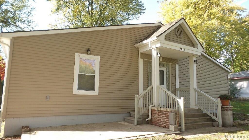 2864 St Clair Drive Rochester Hills, MI 48309 - Photo 2 of 21
