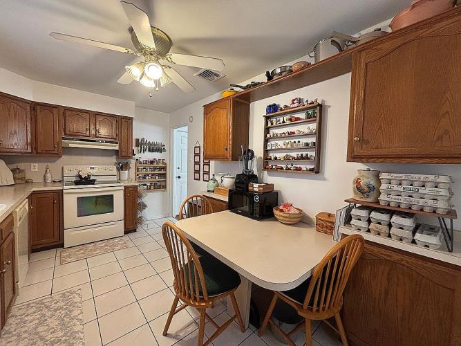 3804 Bonnyview Road Harrisburg, PA 17109 - Photo 3 of 38