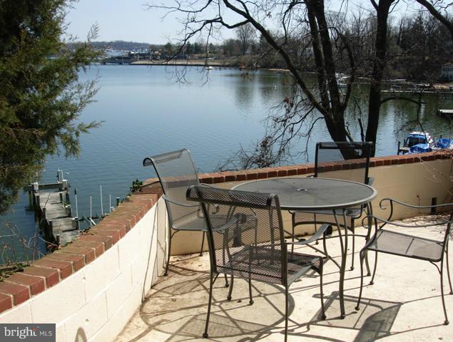 40 Shorewalk Road Riva, MD 21140 - Photo 23 of 28 WATERSIDE DINING