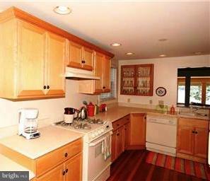 40 Shorewalk Road Riva, MD 21140 - Photo 7 of 28 WOOD CABINETS