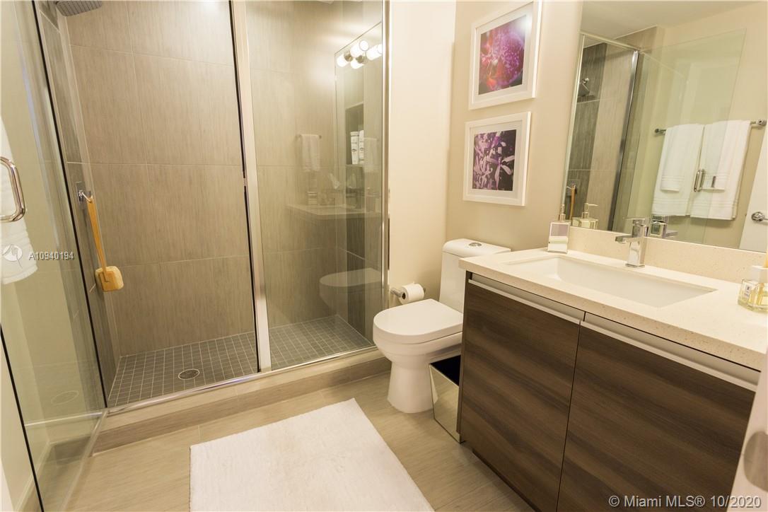 117 Southwest 10th Street, Unit 1707 Miami, FL 33130 - Photo 5 of 13 Bathroom