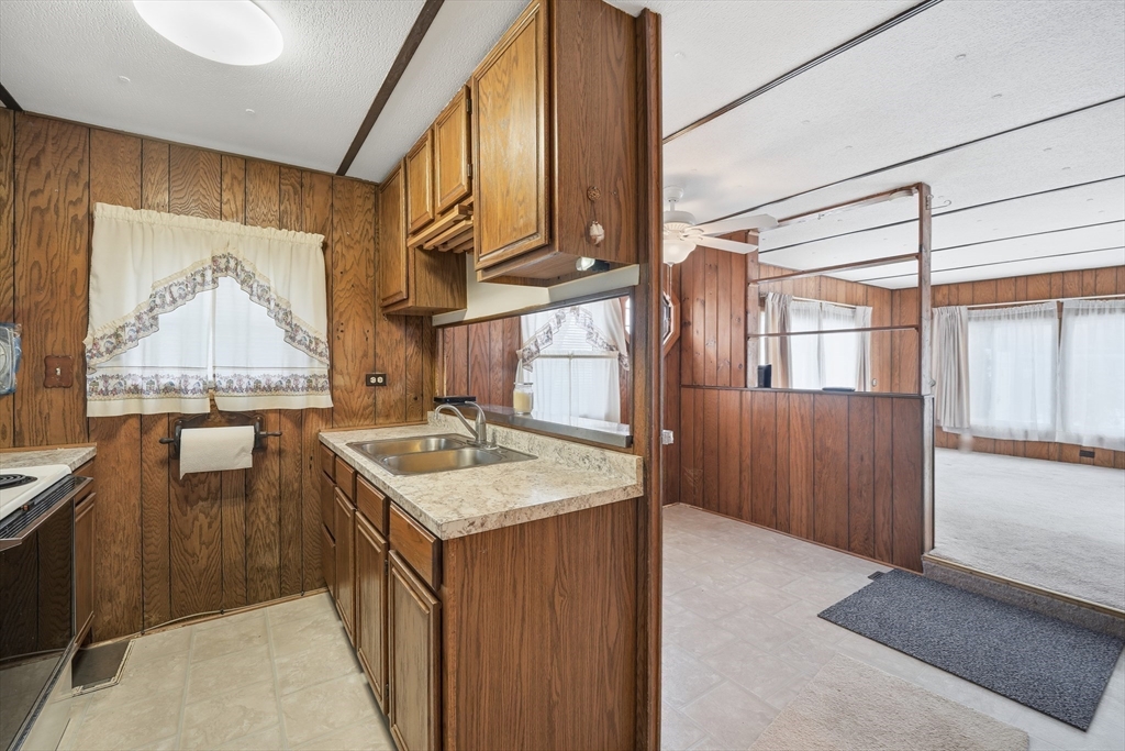 40 Better Way Springfield, MA 01119 - Photo 11 of 25