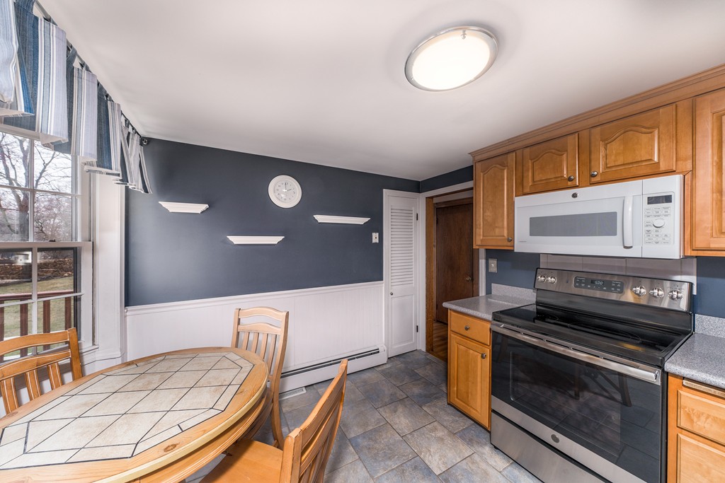 42 Evergreen Road Natick, MA 01760 - Photo 6 of 18