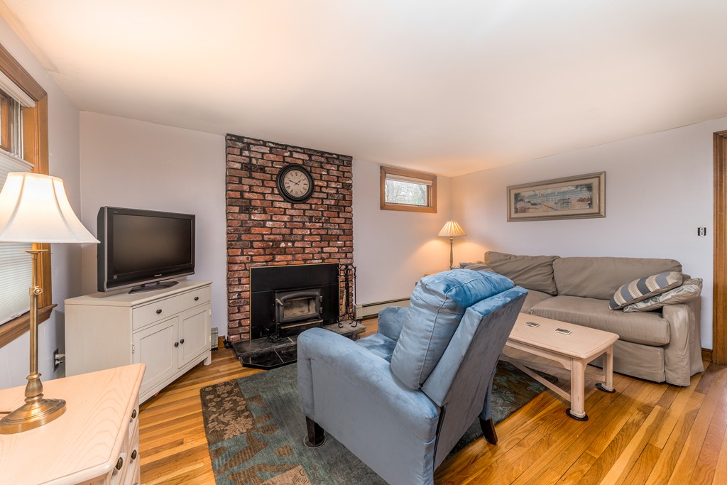 42 Evergreen Road Natick, MA 01760 - Photo 7 of 18