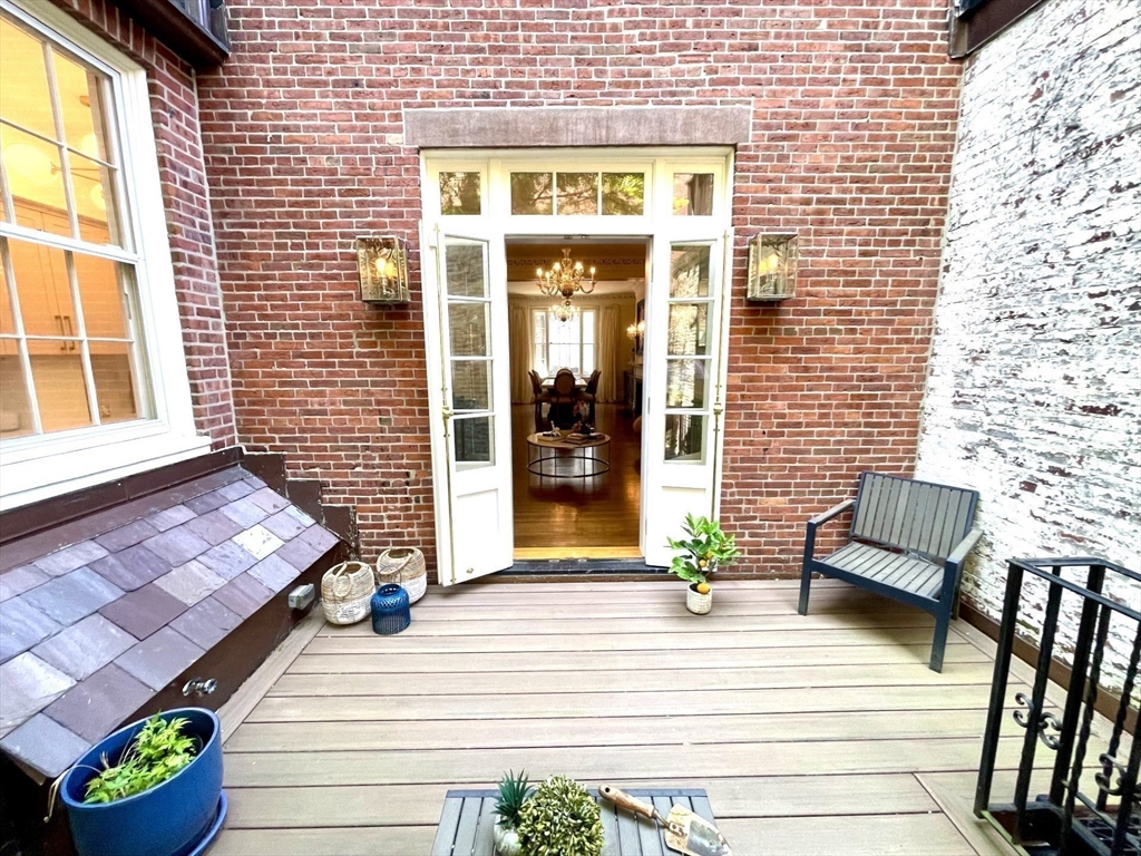 41 Chestnut Street Boston, MA 02108 - Photo 11 of 40