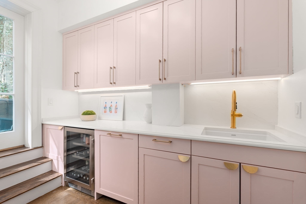 41 Chestnut Street Boston, MA 02108 - Photo 13 of 40