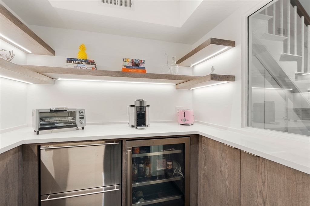 41 Chestnut Street Boston, MA 02108 - Photo 17 of 40