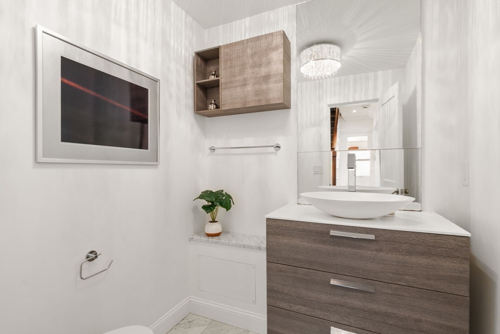 41 Chestnut Street Boston, MA 02108 - Photo 23 of 40