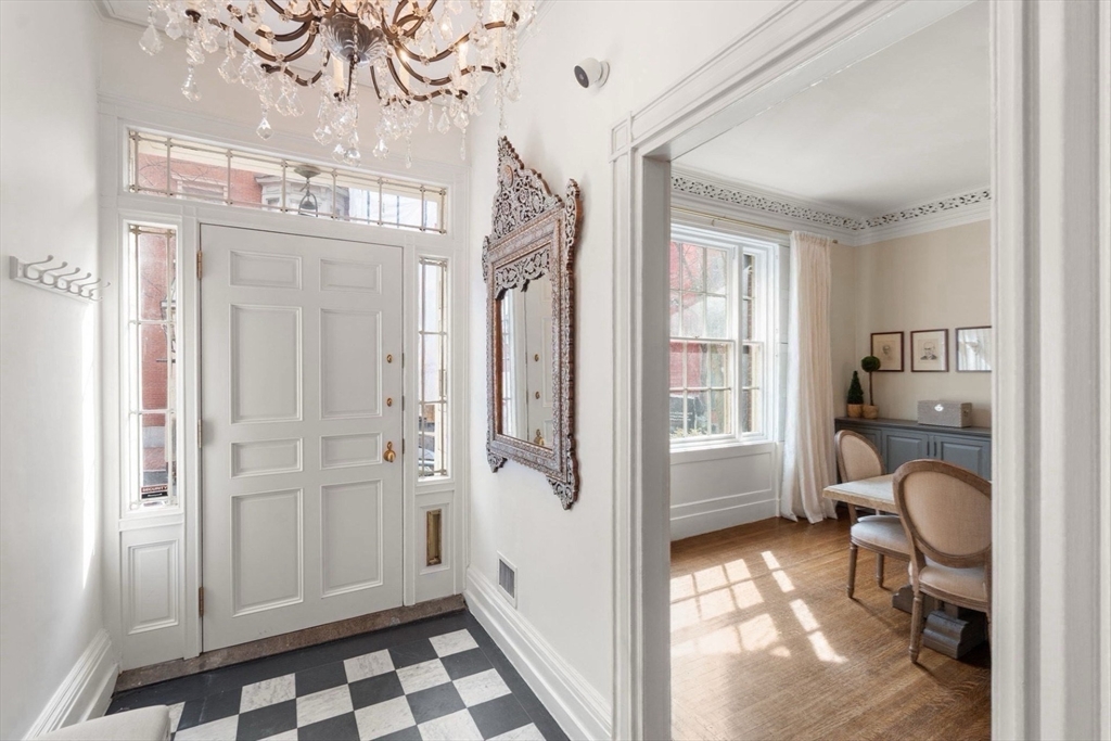 41 Chestnut Street Boston, MA 02108 - Photo 3 of 40