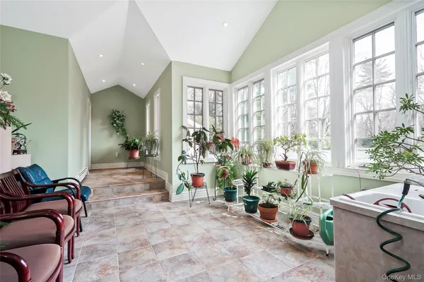 $5,900,000 | 10 Hill Road, Sands Point, NY 11050