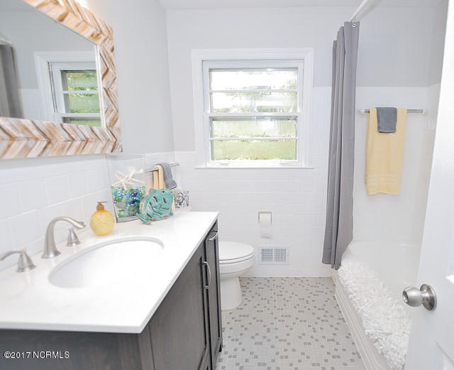 3308 Amherst Road Rocky Mount, NC 27804 - Photo 14 of 19 guest bath