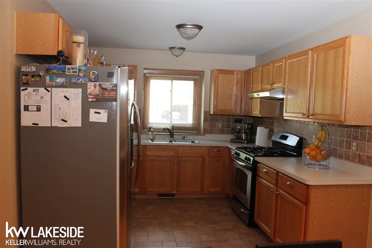 16921 Country Ridge Lane Macomb, MI 48044 - Photo 5 of 48