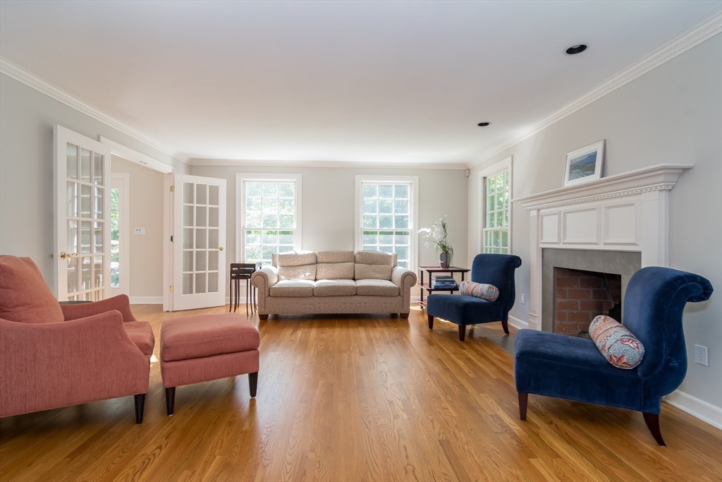 397 Far Reach Road Westwood, MA 02090 - Photo 6 of 42 Gallery Image 6