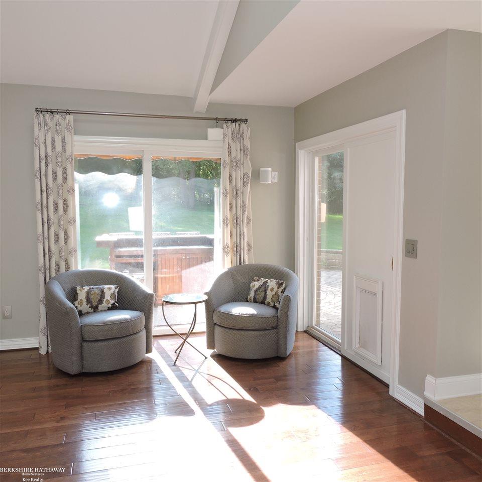 1482 Highpoint Drive Rochester, MI 48306 - Photo 6 of 50 31391959-5.JPG